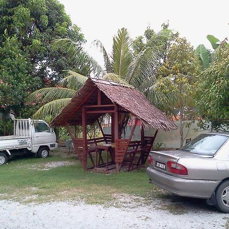 Peach Blossom Village Kuah Exterior photo